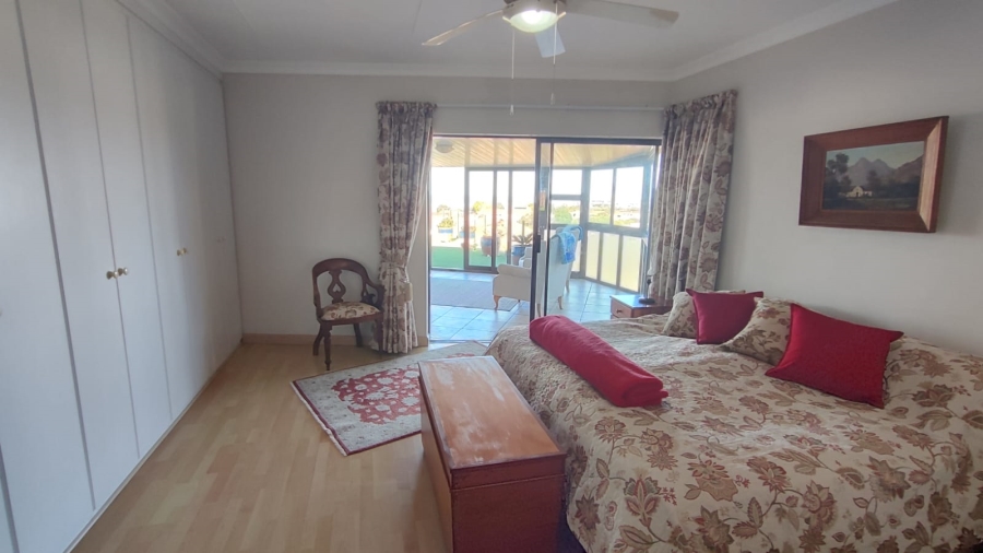 6 Bedroom Property for Sale in Stilbaai Wes Western Cape